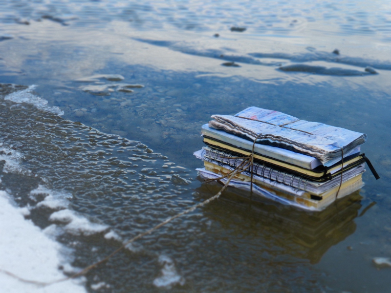 Geschichten im Wasser. Fotoserie mit Tagebüchern. Ines Seidel
