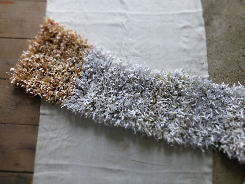 texture. crocheted text, wool. c. 140 x40 cm. Ines Seidel.